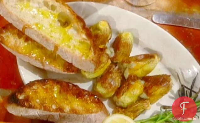 Flores de abobrinha frita com Alici e Limone