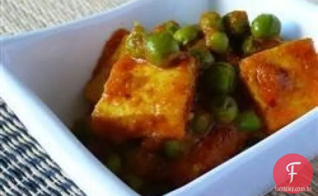 Paneer Indiano Matar (queijo cottage e ervilhas)