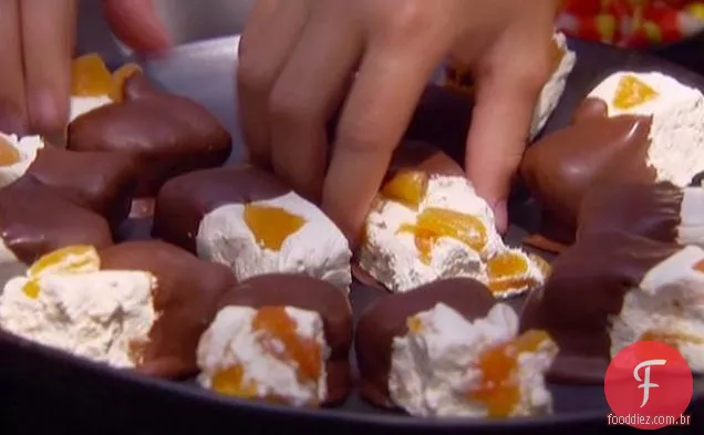 Nougat mergulhado em Chocolate com damascos secos