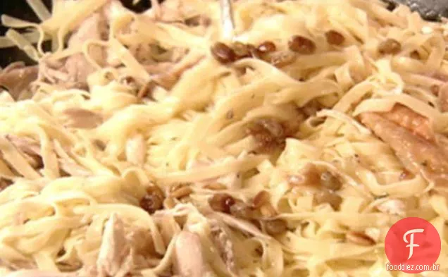 Tagliatelle com frango