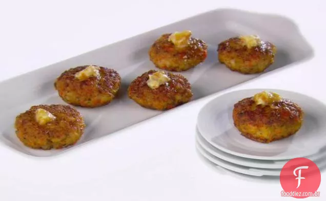 Mini bolos de camarão com manteiga de gengibre
