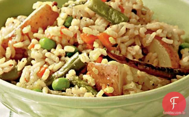 Pilaf misturado com vegetais e arroz