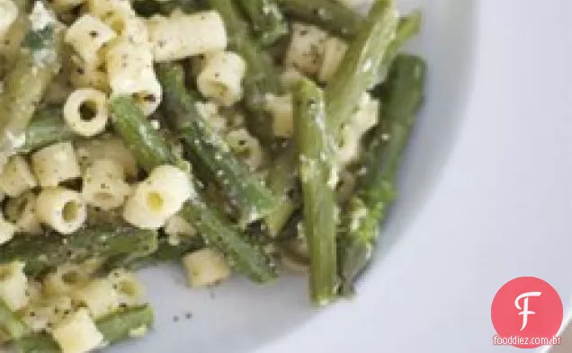 Macarrão cremoso com aspargos sem creme