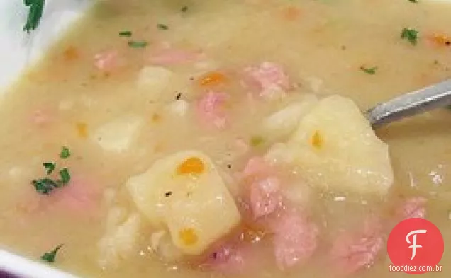 Como fazer sopa de presunto e batata