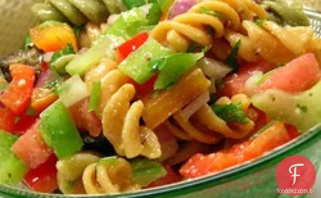 Salada De Macarrão Com Três Pimentas
