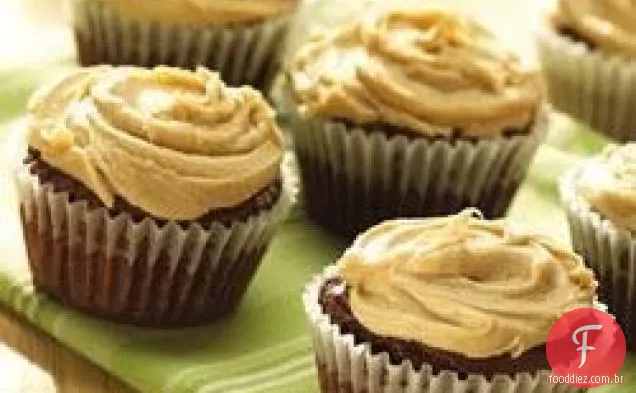 Chocolate Fudge Cupcakes com cobertura de Manteiga De Amendoim