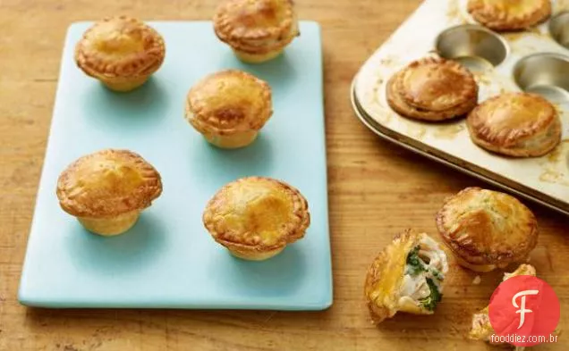 Mini tortas de frango e brócolis