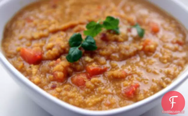 Jantar hoje à noite: lentilhas vermelhas com leite de coco