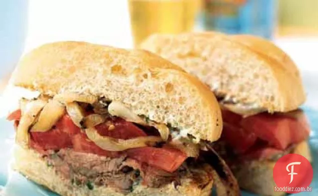 Sanduíches de cebola e bife Vidalia grelhados