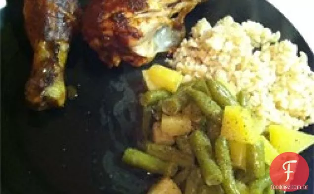 Baquetas da galinha do BBQ do forno