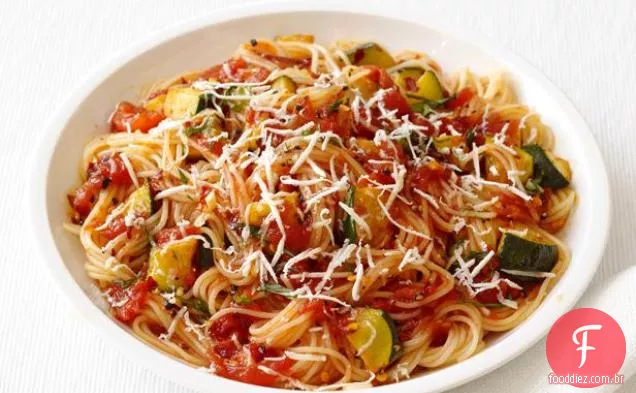 Capellini Com Abobrinha Picante-Molho De Tomate