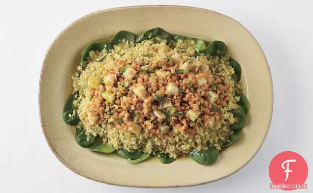 Lentilha Vermelha Com Curry, Couve-Rábano E Salada De Cuscuz