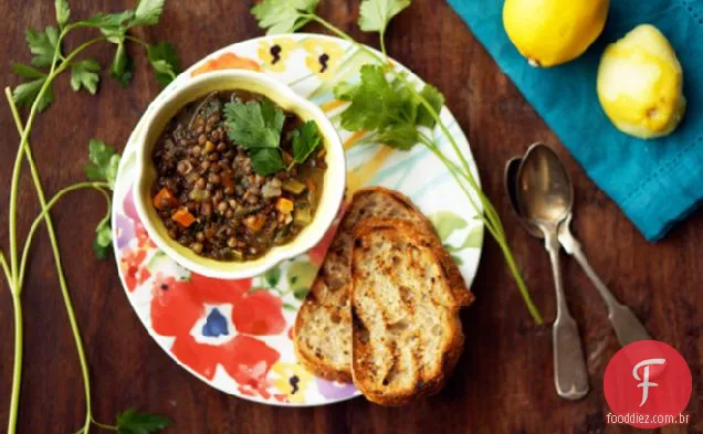 Sopa De Lentilha Da Primavera