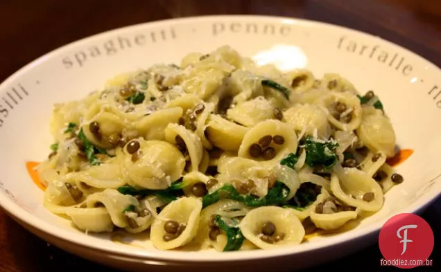Jantar esta noite: Orecchiette com lentilhas, cebolas e espinafre
