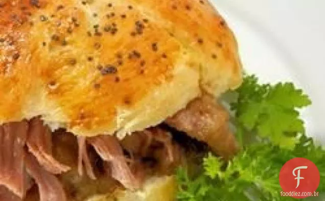 Carne de porco assada com maçã e especiarias