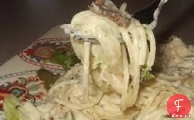 Macarrão com molho de molusco