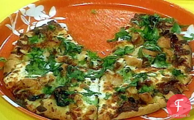 A única Pizza que você vai querer de novo: frango, tomate seco ao sol, brócolis, ricota, mussarela e manjericão