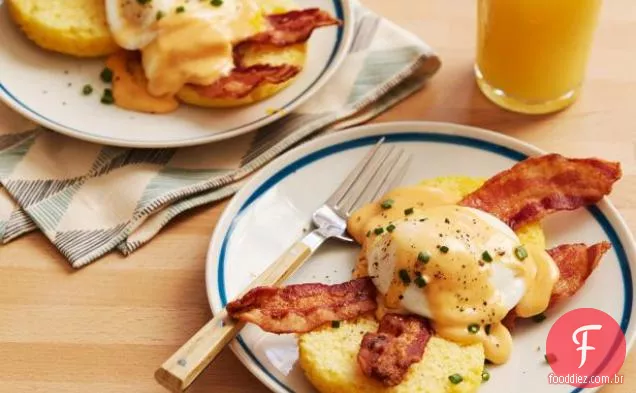 Microondas Cornbread Eggs Benedict