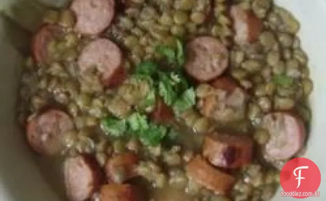 Salsicha e lentilhas