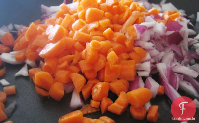 Lentilha De Comida Inteira E Rissóis De Café Da Manhã De Quinoa