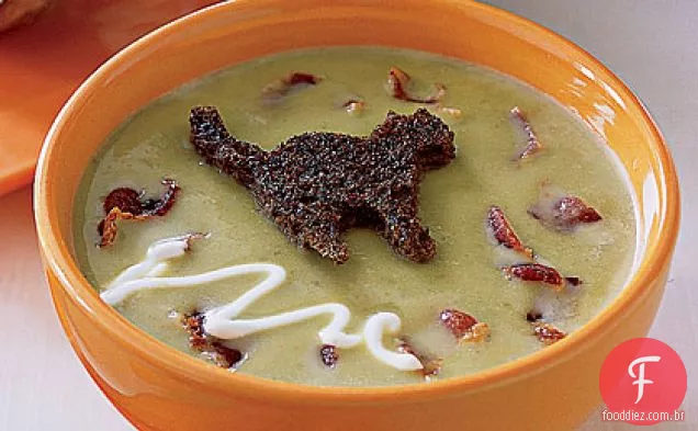Sopa de ervilha com Croutons de Gato Preto