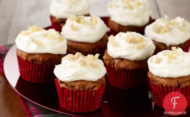 Cupcakes de gengibre com cobertura de laranja