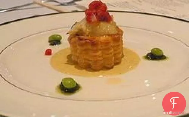Vieiras em pastelaria com molho de lagosta