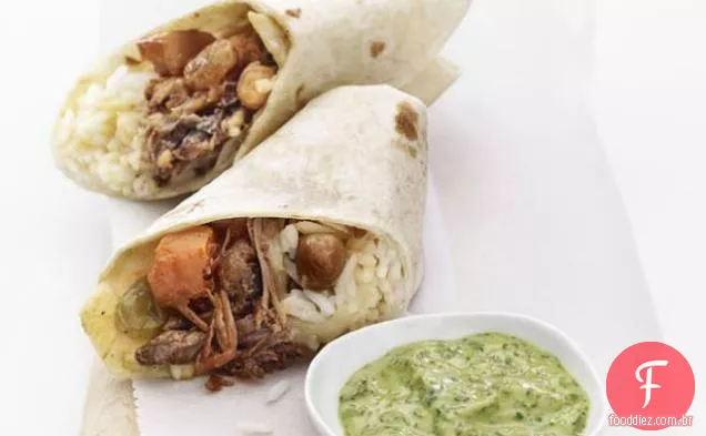 Burritos marroquinos com molho de ervas Tahini