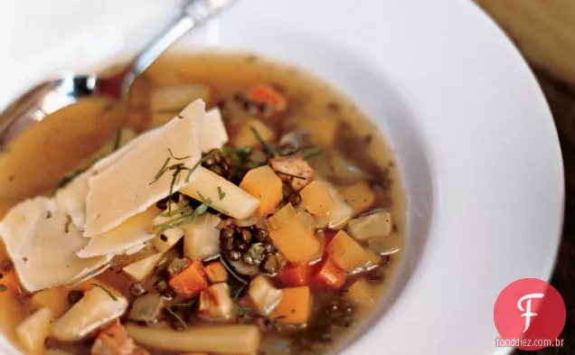 Sopa de vegetais de raiz com lentilhas e Gruyère