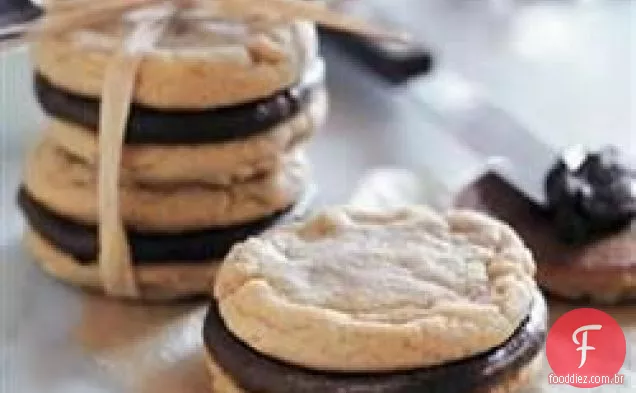 Biscoitos Irresistíveis De Manteiga De Amendoim Recheados Com Fudge