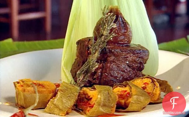 Filé de carne marinado em molho picante de Cholula com pasta de Tamale e Achiote