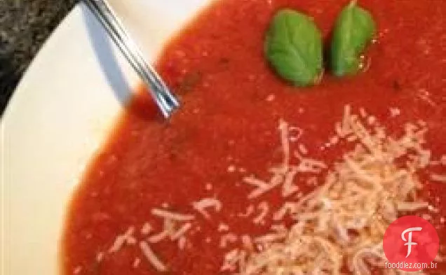Sopa De Tomate Com Manjericão Parmesão