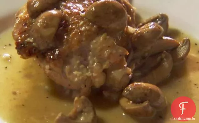 Frango com cogumelos selvagens