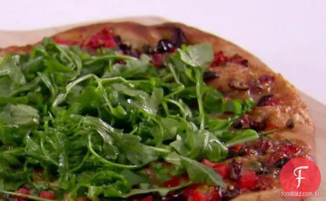 Puttanesca Pizza com Taleggio e rúcula