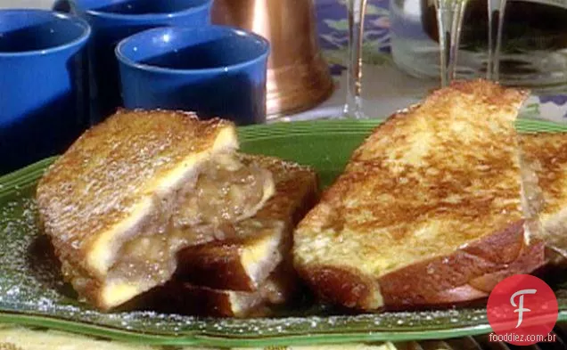 Torrada francesa com Bananas e nozes