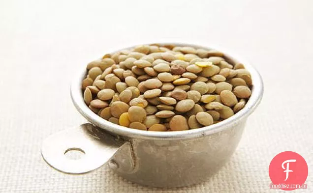 Salsichas italianas com lentilhas