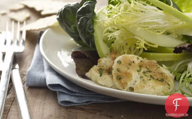 Verduras misturadas com queijo de cabra