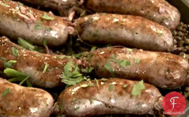 Salsichas italianas com lentilhas