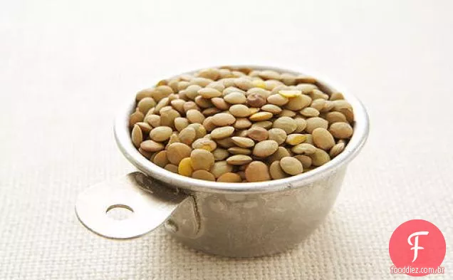Bulgur com lentilhas, salsa e passas