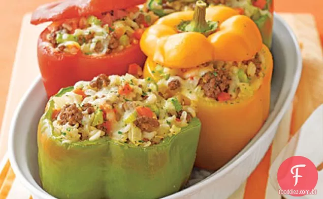 Pimentos recheados com carne e arroz