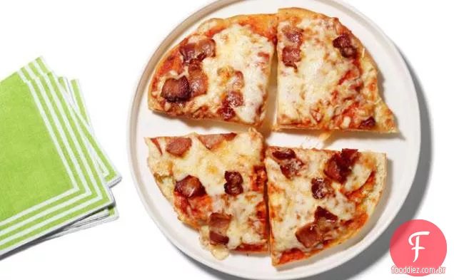 Pizza De Bacon Com Três Queijos