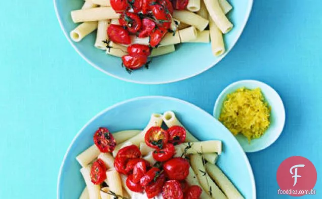 Tomate cereja assado e salada de massa de ricota