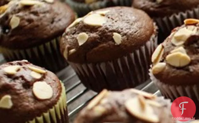 Queques Dobro Da Cereja Do Chocolate