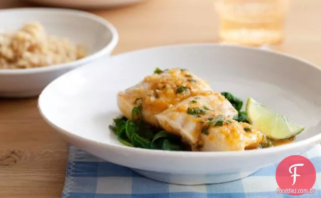 Alabote em estilo tailandês com caldo de coco e Curry