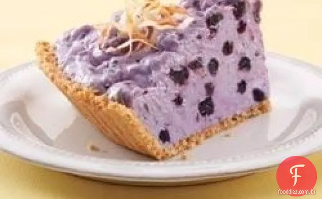 Torta de Creme de mirtilo fofa com coco torrado