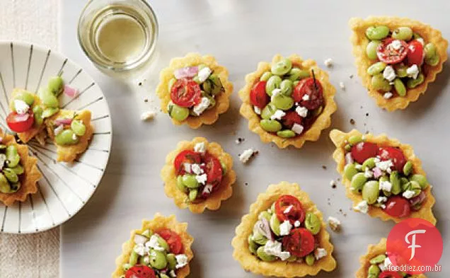 Tortinhas de pão de milho com tomate-feijão-Lima Relish