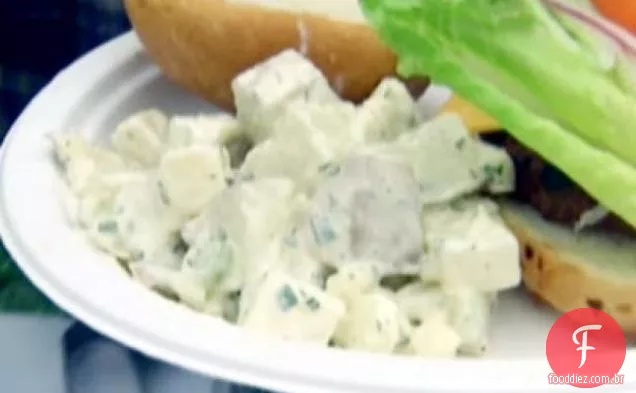 Salada de batata irlandesa com maçãs