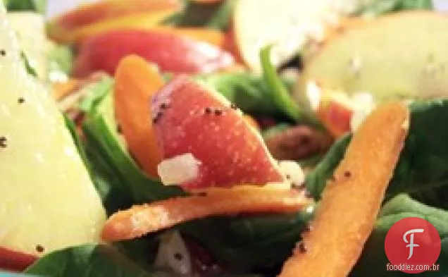 Salada de espinafre de maçã, noz-pecã, Cranberry e abacate com molho balsâmico