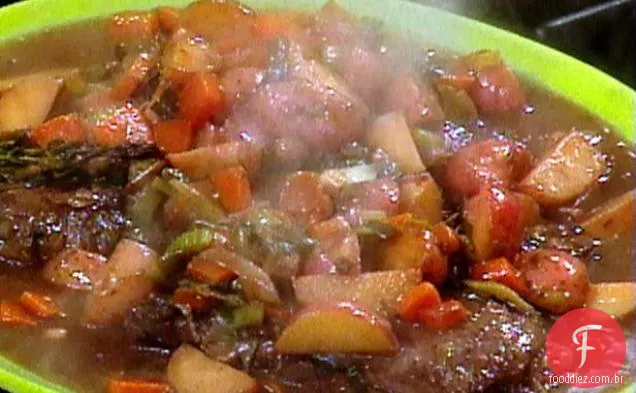 Carne de domingo para noites de semana esta é uma alternativa de segunda a sexta-feira para costelas sobressalentes