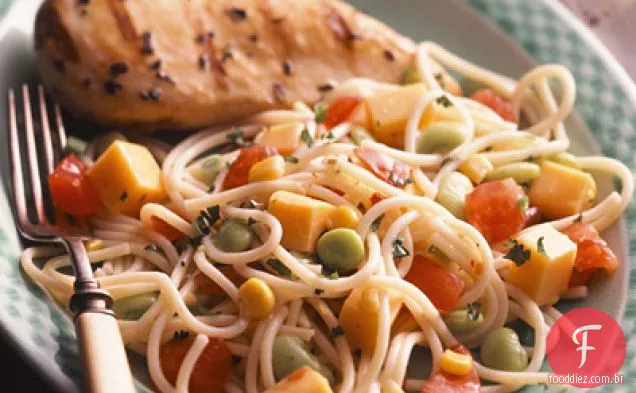 Espaguete E Mistura De Vegetais